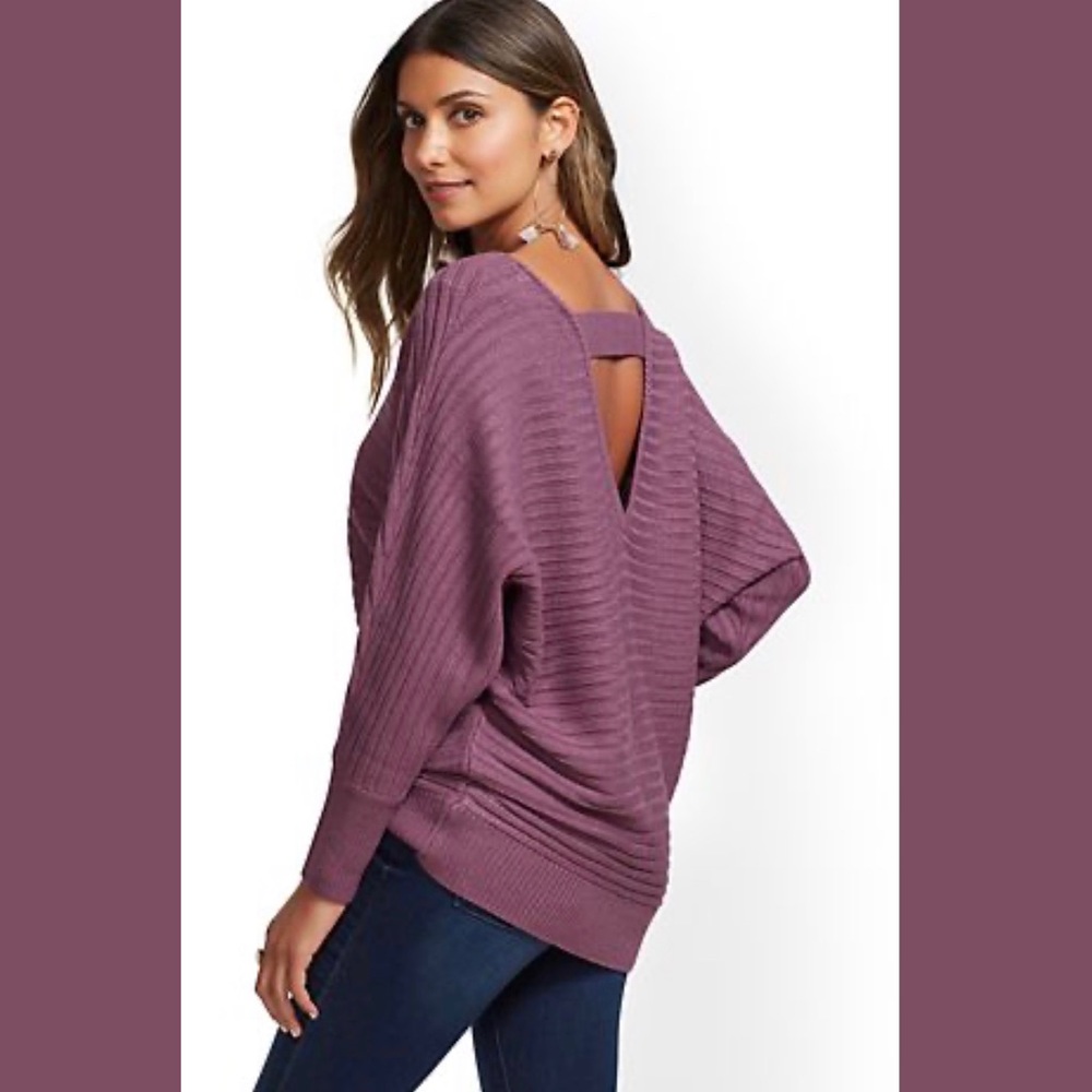 NY&Co V-neck ribbed sweater.